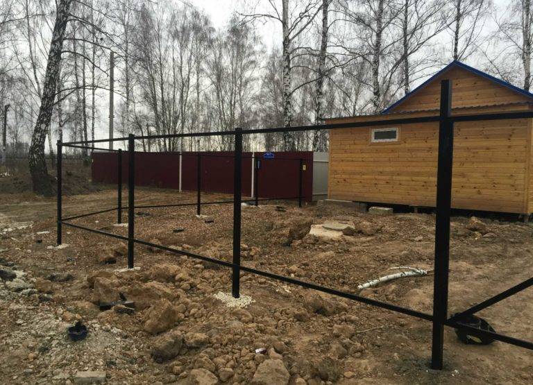 Винтовые сваи для забора: плюсы и минусы, какие лучше