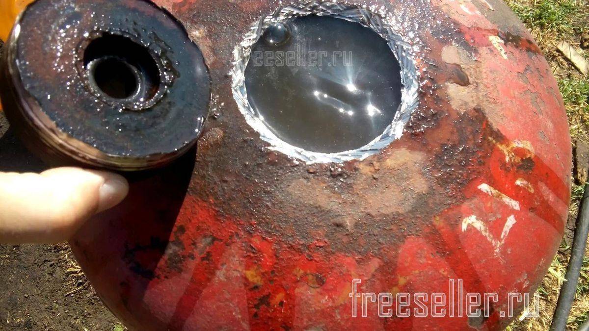 Как безопасно распилить газовый баллон болгаркой: кислородный для мангала