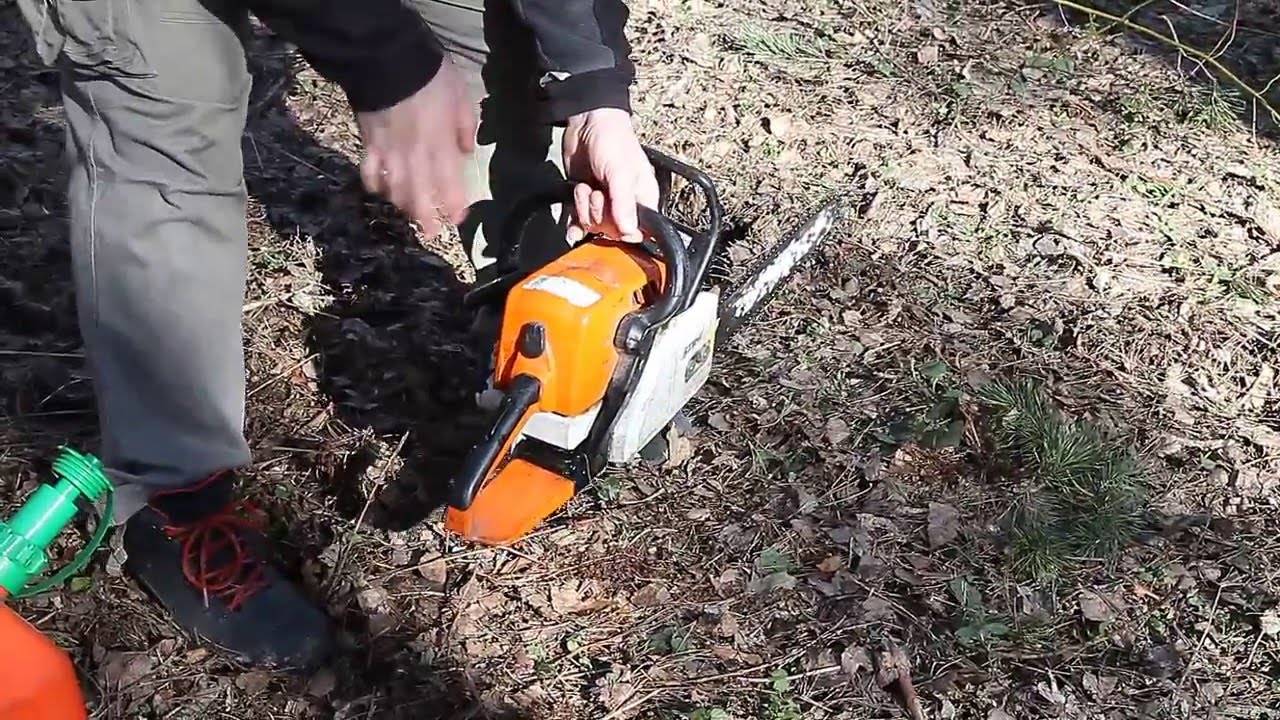Как правильно работать бензопилой stihl