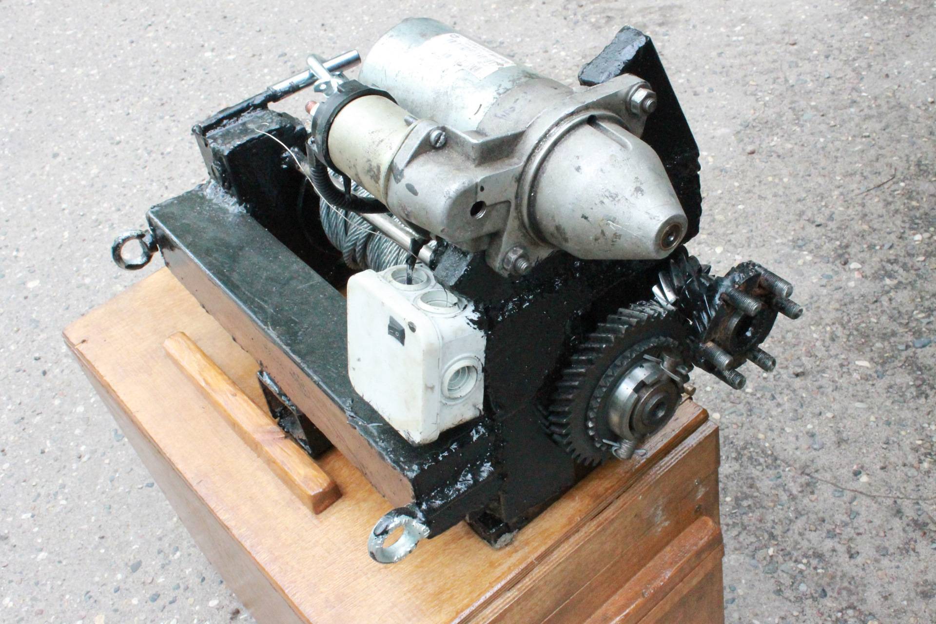 Лебедка электрическая 12v своими руками из стартера, из шуруповерта, самодельная в гараже
