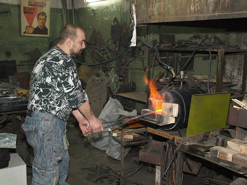 Полезные приспособления для гаража своими руками: технология изготовления